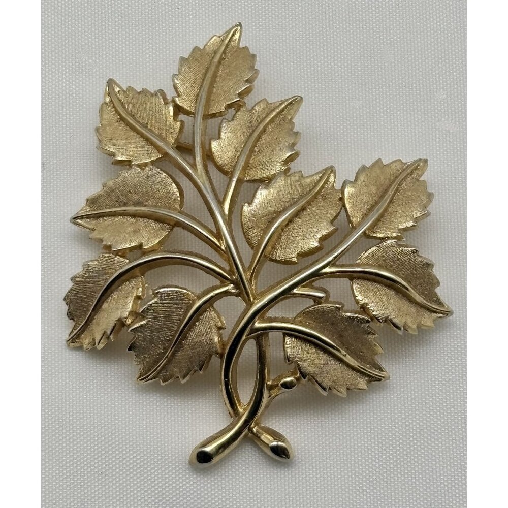 Vintage Crown Trifari Large Gold-Tone Leaf Brooch Textured, Matte & Shiny Signed